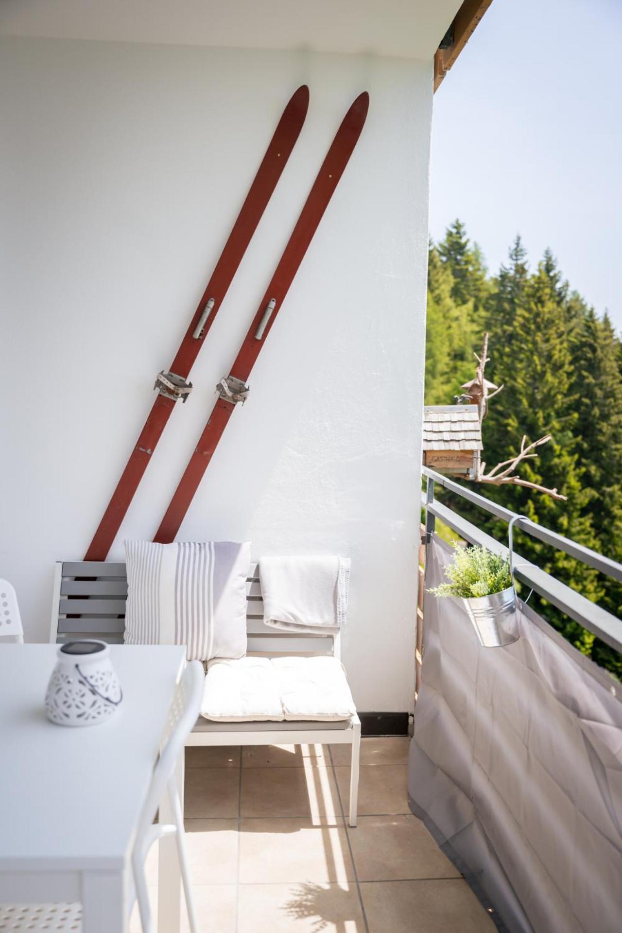 Mooki Mountain & Pool Gerlitzen Apartment Kanzelhohe Екстериор снимка