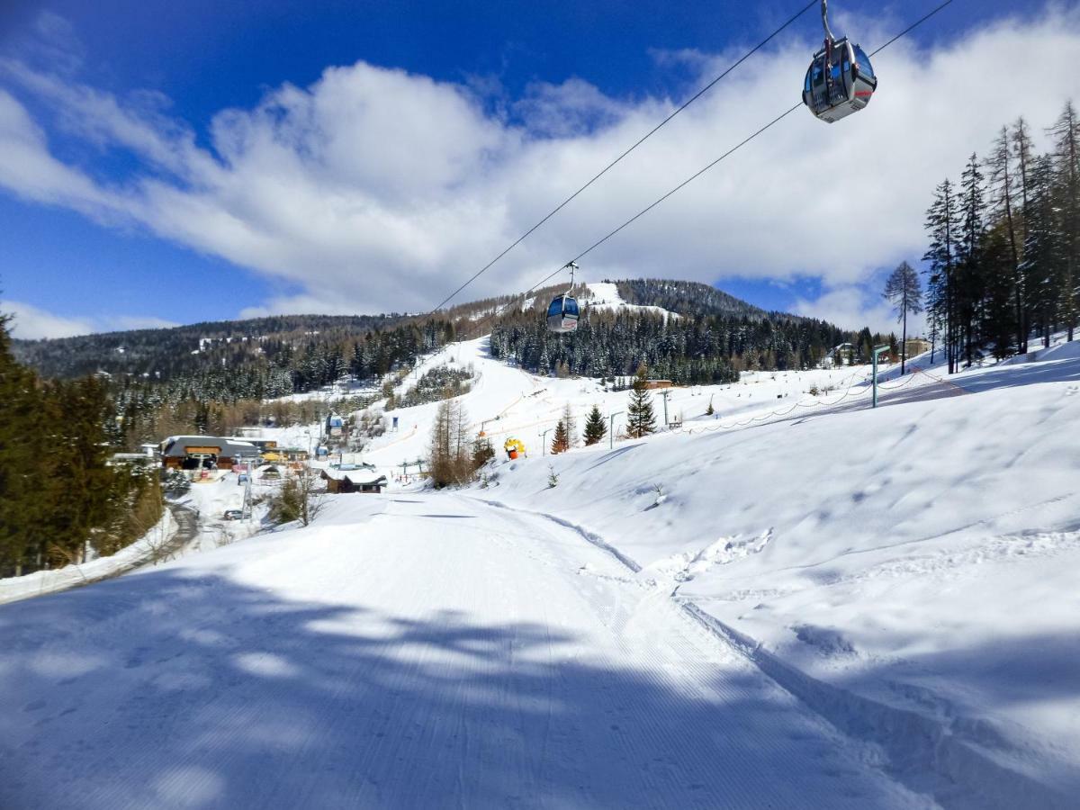 Mooki Mountain & Pool Gerlitzen Apartment Kanzelhohe Екстериор снимка